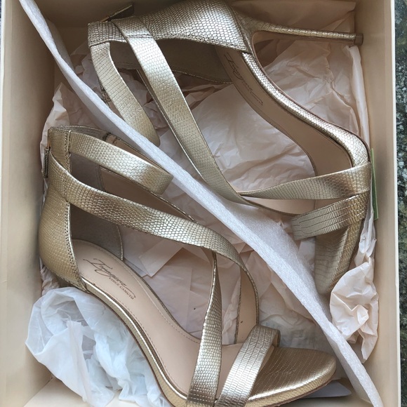 Vince Camuto Strappy Sandal Stiletto Heel Gold - Picture 5 of 8